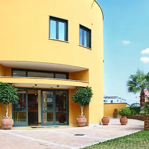 מלון City Hotel, קאסוריה