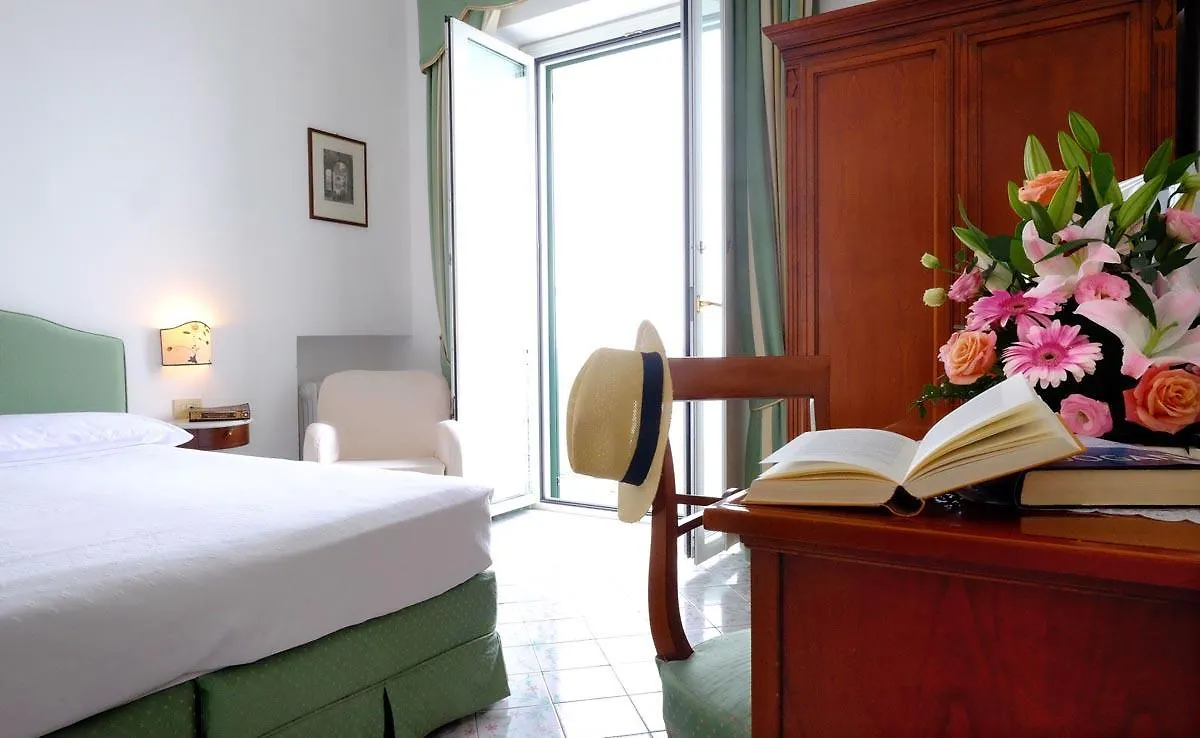 Hotel Luna Convento Amalfi 4*,